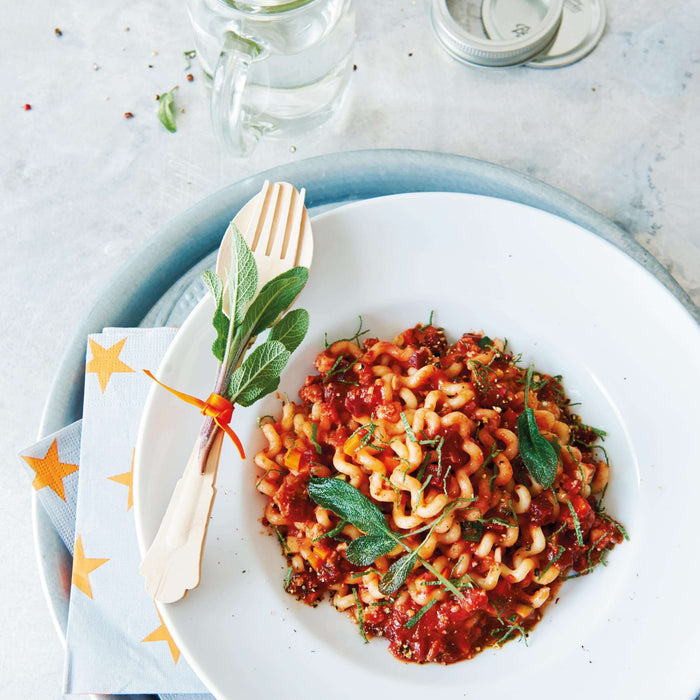 Rote-Bete-Bolognese mit Salbei