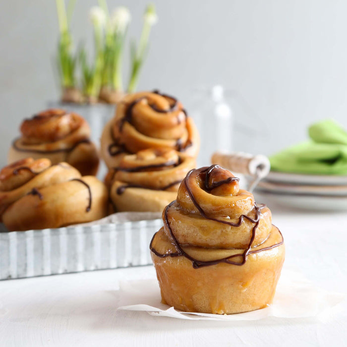 Hefeteigschnecken mit Zimt-Honig-Mandelmusfüllung