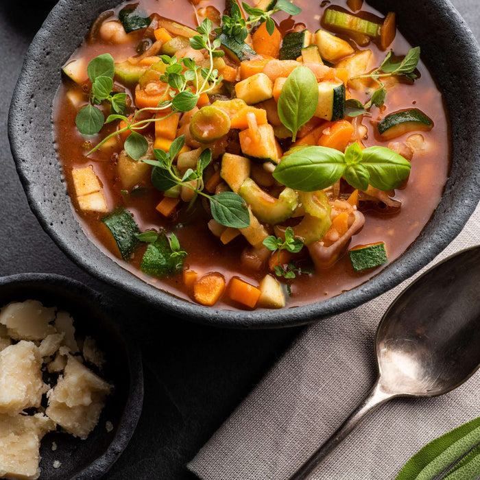 Mediterrane Sommergemüsesuppe