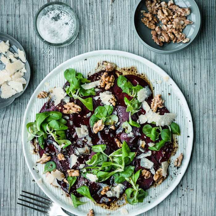 Rote-Bete-Carpaccio mit Walnüssen