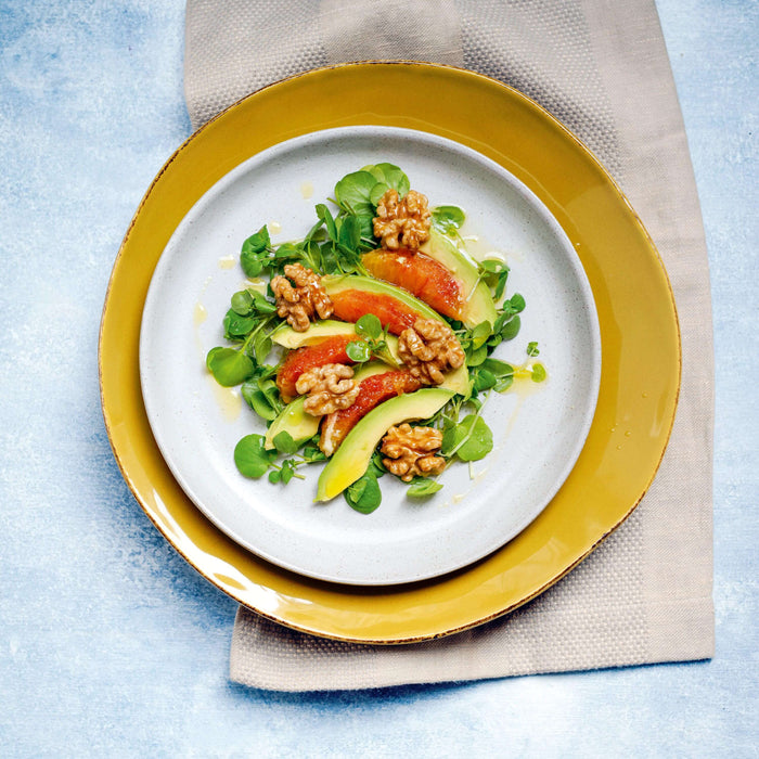 Brunnenkresse-Salat mit Avocado, Orangen und karamellisierten Honignüssen