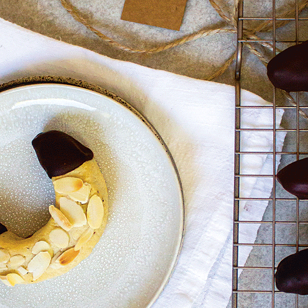 Mandelhörnchen mit Birkenpuderzucker