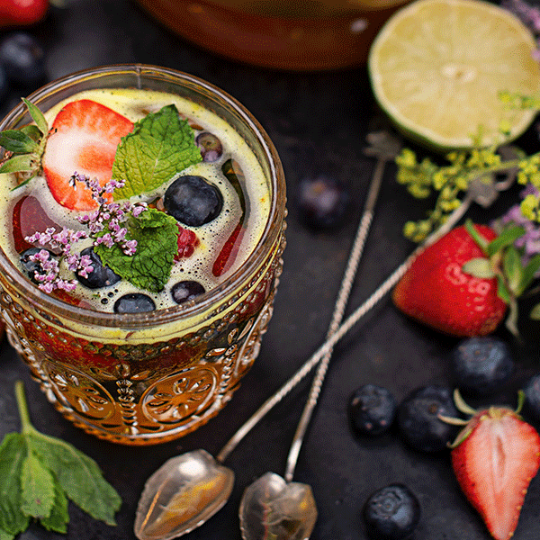 Kurkuma-Zitronen-Bowle