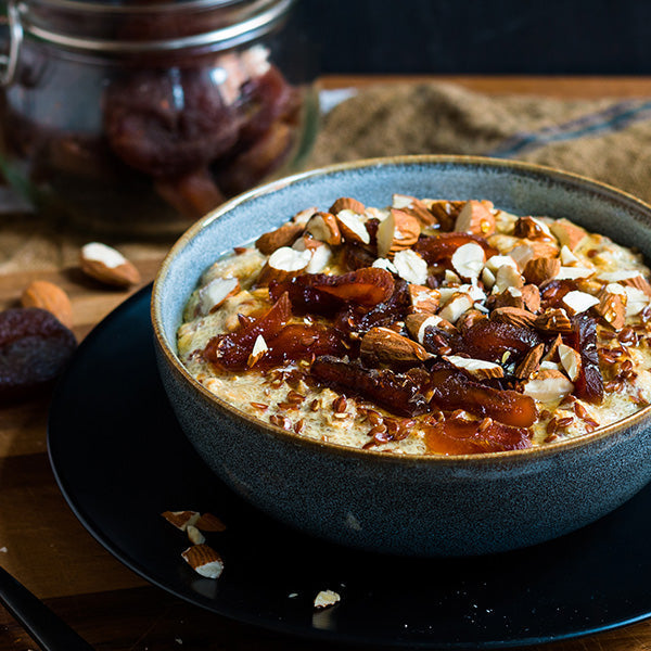 Overnight-Dinkel-Porridge mit Flohsamenschalen und Sanddorn
