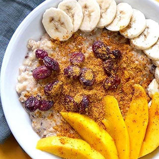 Hagebutten-Bananen-Porridge