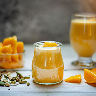 Orangener Smoothie: Avocado-Möhre-Mango