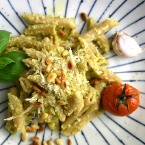 Pasta mit cremigen Pesto