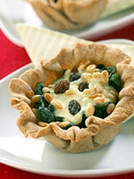 Spinat-Weinbeeren-Törtchen