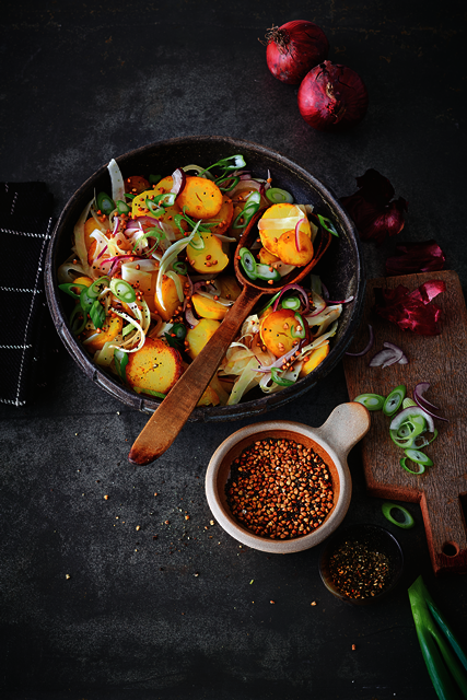 Bratkartoffelsalat mit Buchweizenpops
