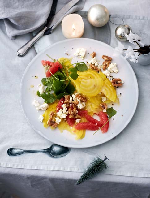 Gelbe Bete-Carpaccio mit Postelein und Grapefruit
