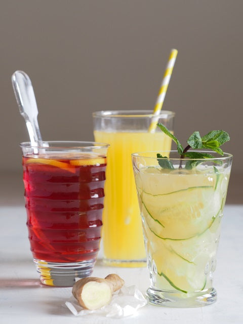 Drei erfrischende Schorlen mit Ingwertea-Shot