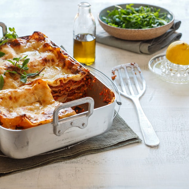 Süßlupinen-Lasagne mit Rucola-Salat