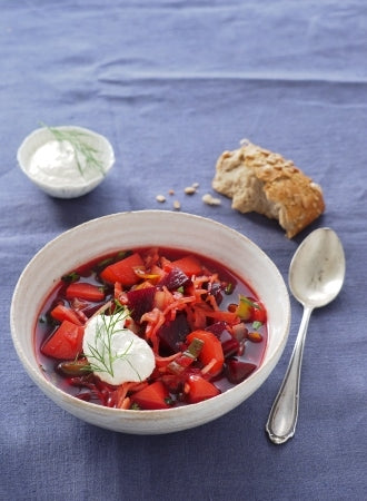 Borschtsch mit Meerrettichschaum