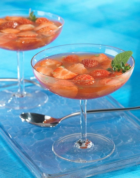 Erdbeerkaltschale mit Zitronenthymian