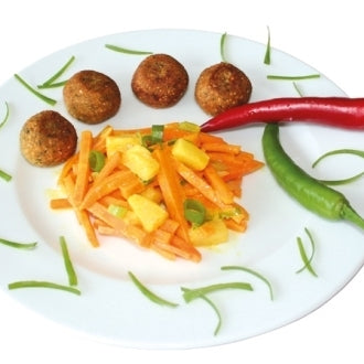 Süßkartoffel-Kokos-Pfanne mit Falafel-Bällchen