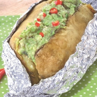 Kichererbsen-Guacamole zu gebackenen Kartoffeln