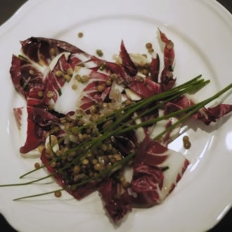 Radicchiosalat mit lauwarmer Linsen-Vinaigrette