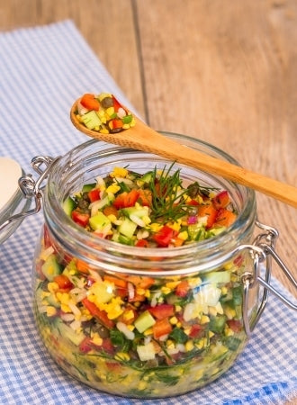 Süßlupinen-Salat mit Dijonsenf-Dill-Vinaigrette