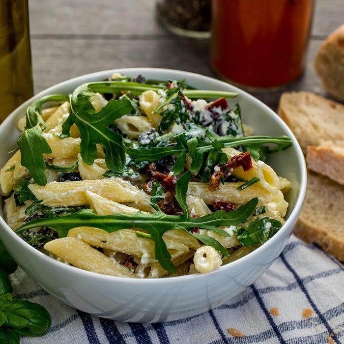 Mediterraner Nudelsalat