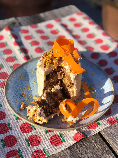 Gebackener Karottenkuchen mit Cashew-Frosting