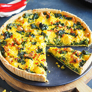 Grünkohl-Quiche Asia-Style mit Kokosmilch, Curry, Ananas und Chili