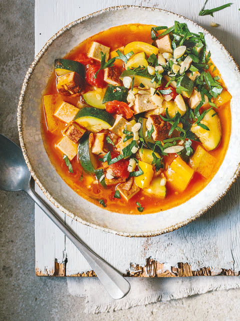 Gemüsegulasch mit Tofu