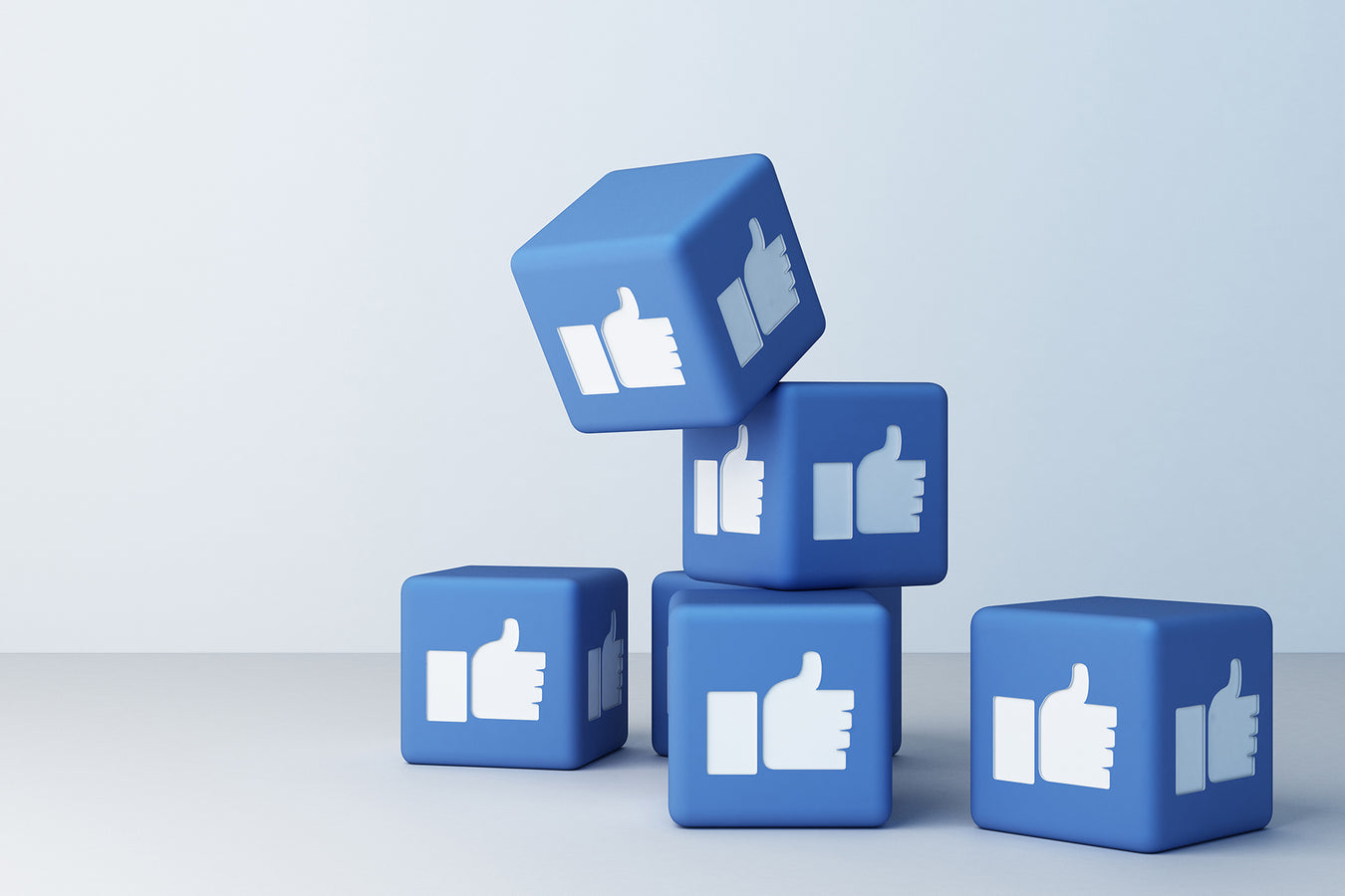 Mehrere Würfel in blau mit Facebook Like