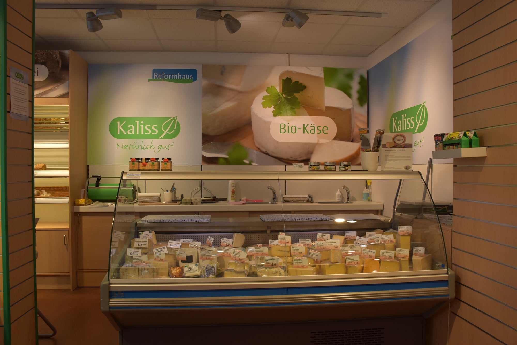 Käsetheke in der Filiale Göppingen