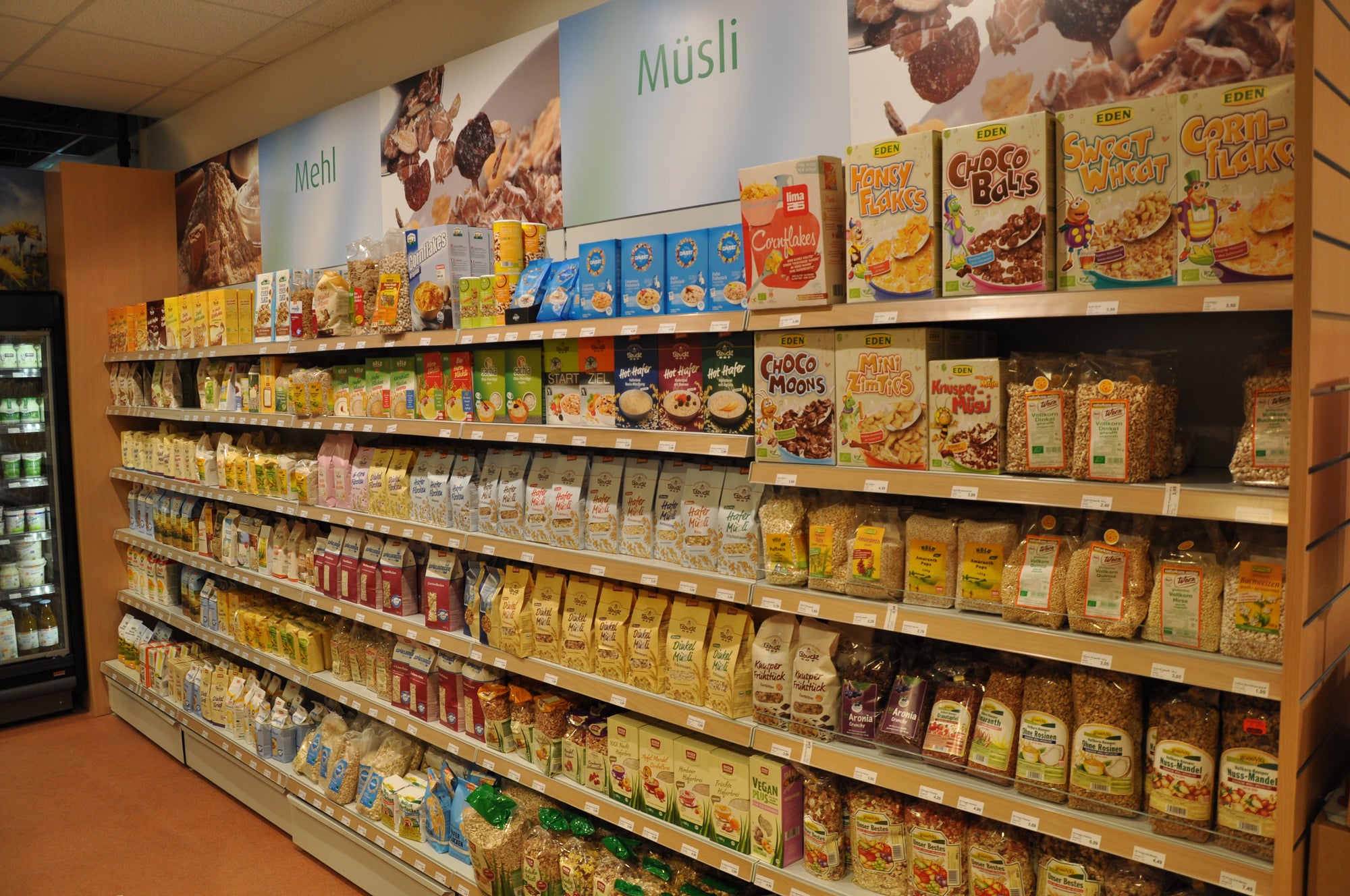 Regal mit Müsli und Cerialien in der Filiale Backnang