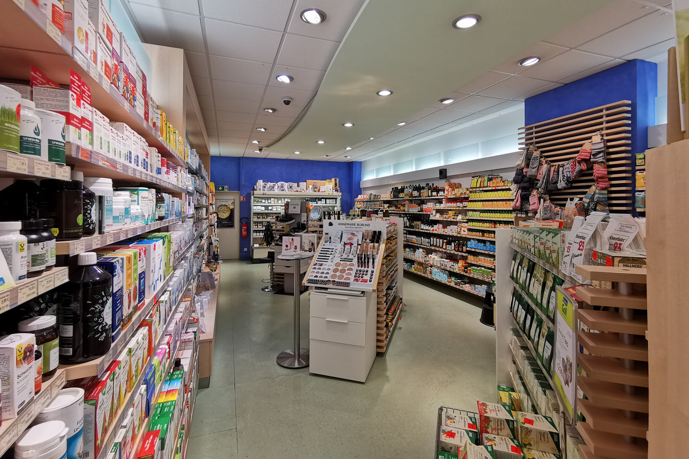 Regale mit Naturarznei