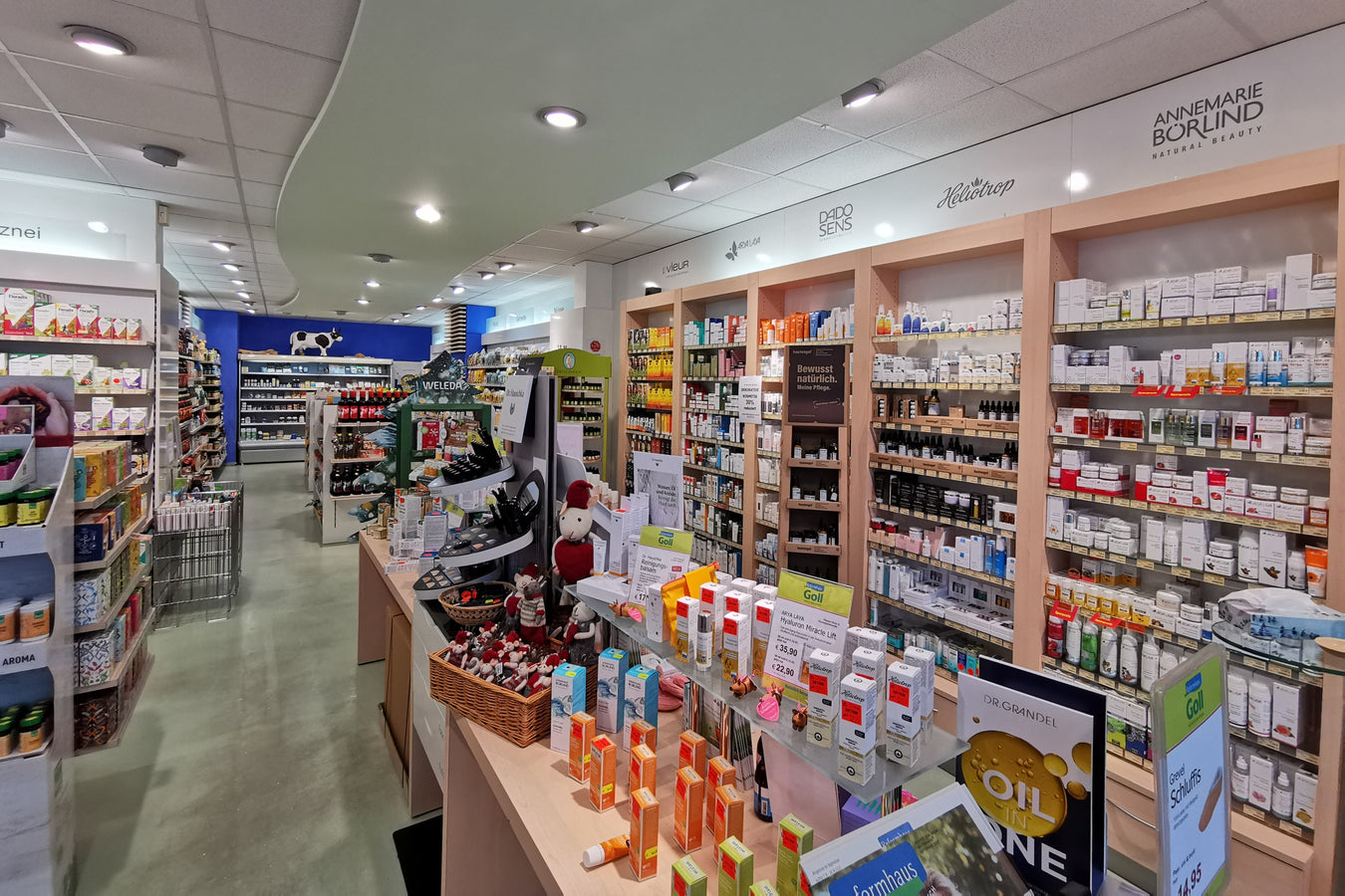 Naturkosmetik Regal und Aktionen