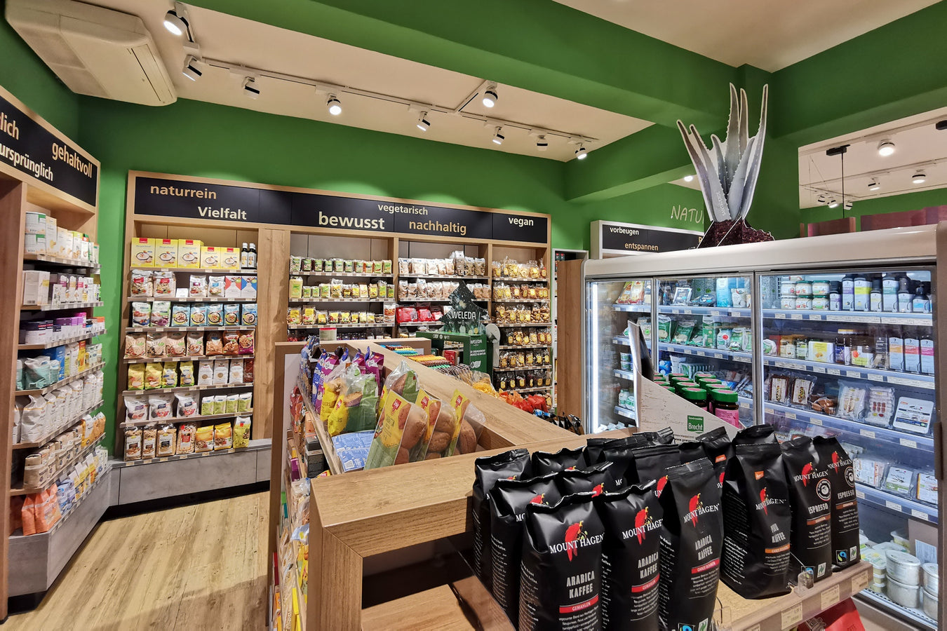 Regale mit Cerialien