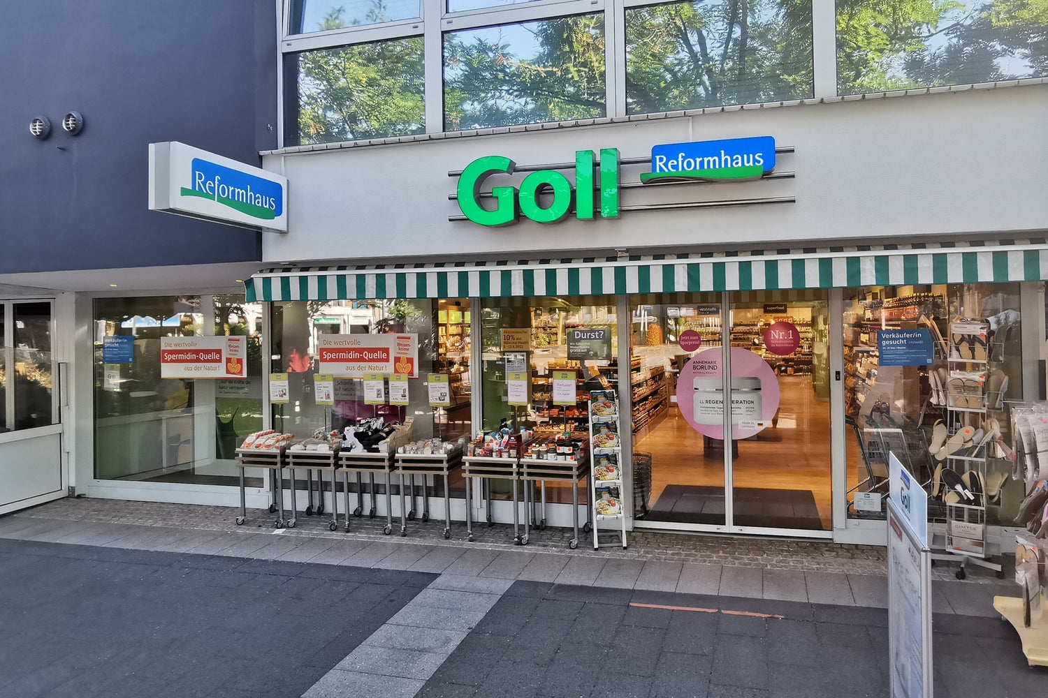 Außenansicht Filiale Langenfeld