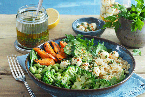 blog-Salat-Bowl-mit-Mozzarella.png__PID:d2964474-cd89-493a-9954-3bdc5f98bcff