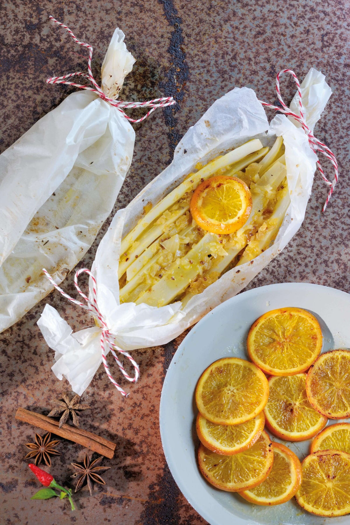 Schwarzwurzeln mit Orangen-Soße aus dem Päckchen — Reformhaus.de Schwarzwurzeln mit Orangen-Soße aus dem Päckchen — Reformhaus.de