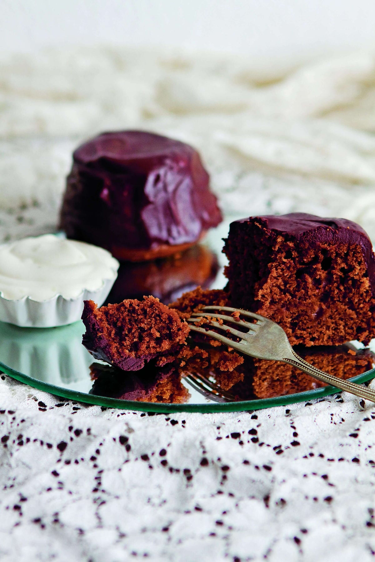 Vegane Sachertörtchen — Reformhaus.de Vegane Sachertörtchen — Reformhaus.de