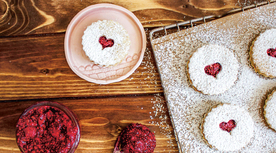Hafer-Plätzchen mit Chia-Beeren-Marmelade — Reformhaus.de