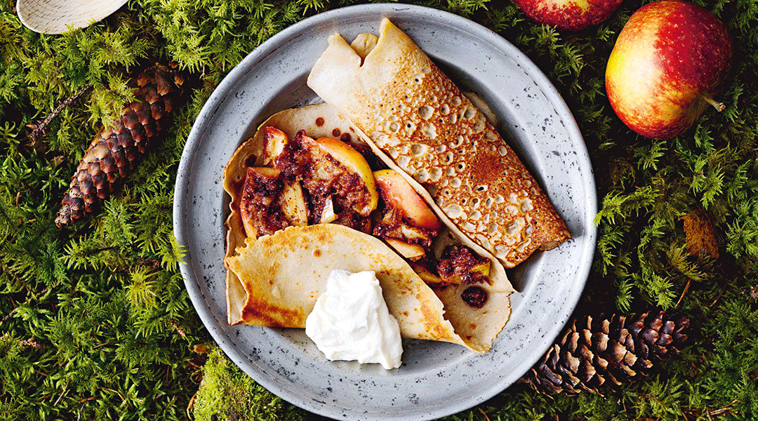 Süße Crepes mit Apfelfüllung — Reformhaus.de Süße Crepes mit Apfelfüllung — Reformhaus.de