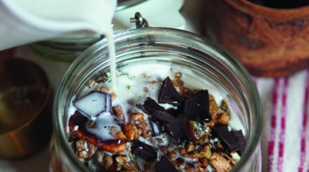 Overnight-Samen-Porridge mit frischer Mandelmilch — Reformhaus.de Overnight-Samen-Porridge mit frischer Mandelmilch — Reformhaus.de