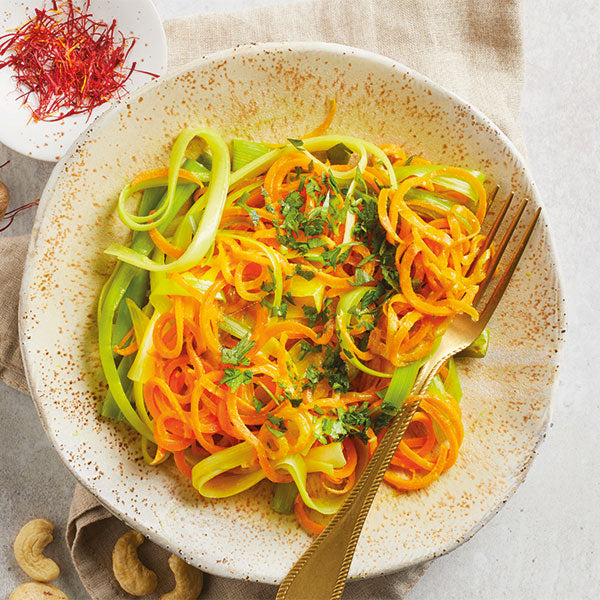 Gemüse-Zoodles in Safransauce