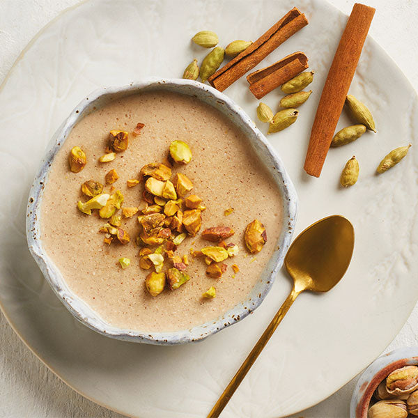 Göttliches Mandeldessert mit Carob und Zimt