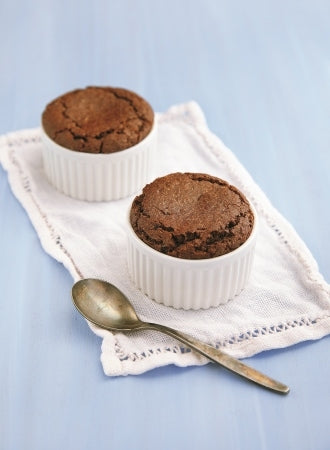 Kleine Schokoladenkuchen mit zartschmelzendem Schokokern