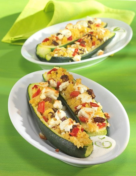 Zucchini mit Couscous-Schafskäse-Füllung — Reformhaus.de