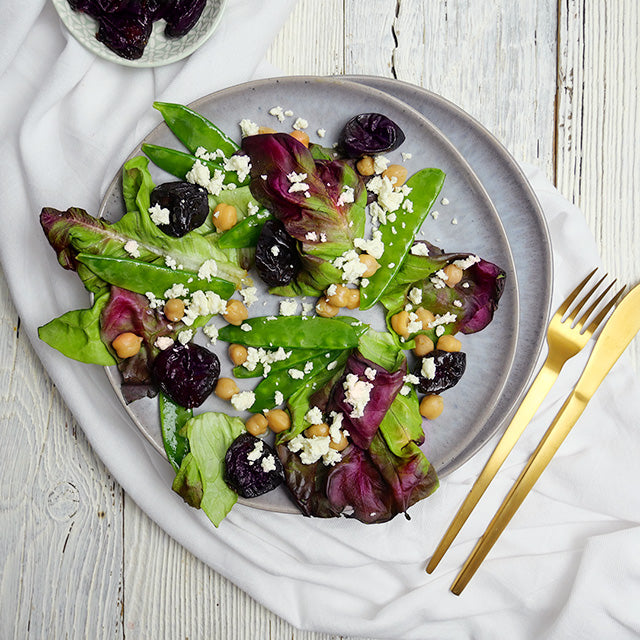 Zuckerschoten-Kichererbsen-Salat mit Trockenpflaumen