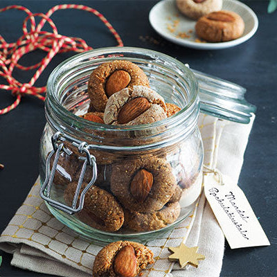 Mandel-Spekulatiustaler im Glas