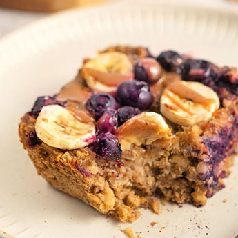 Baked Budwig Porridge mit Heidelbeer-Bananen-Topping von Dr. Budwig