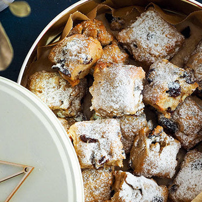 Walnuss-Quarkstollen-Konfekt mit Dinkelmehl