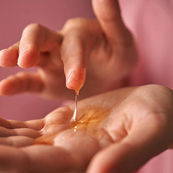 DIY-Beauty mit Wildpflanzen: Gänseblümchen, Brennnessel & Löwenzahn | Reformhaus®