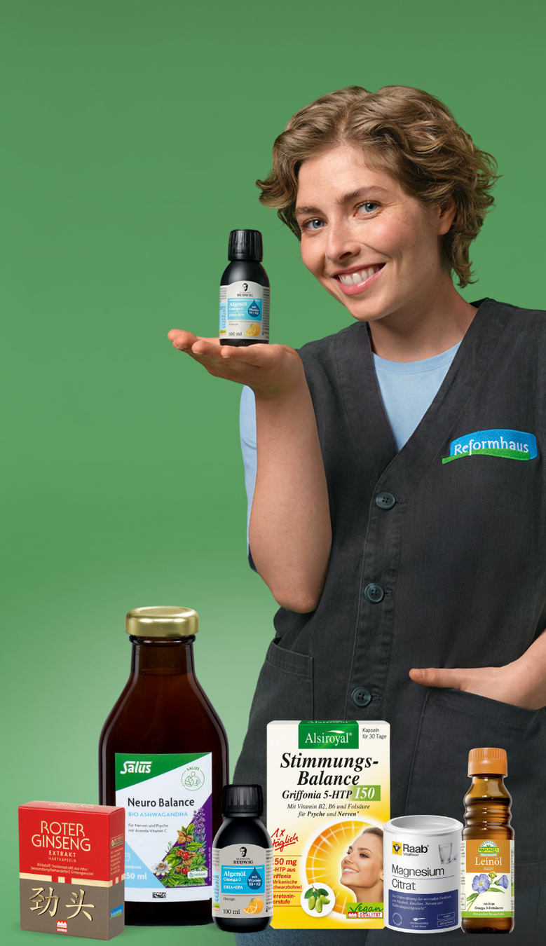 Reformhaus Beraterin mit unseren sieben Lieblingsprodukten im April