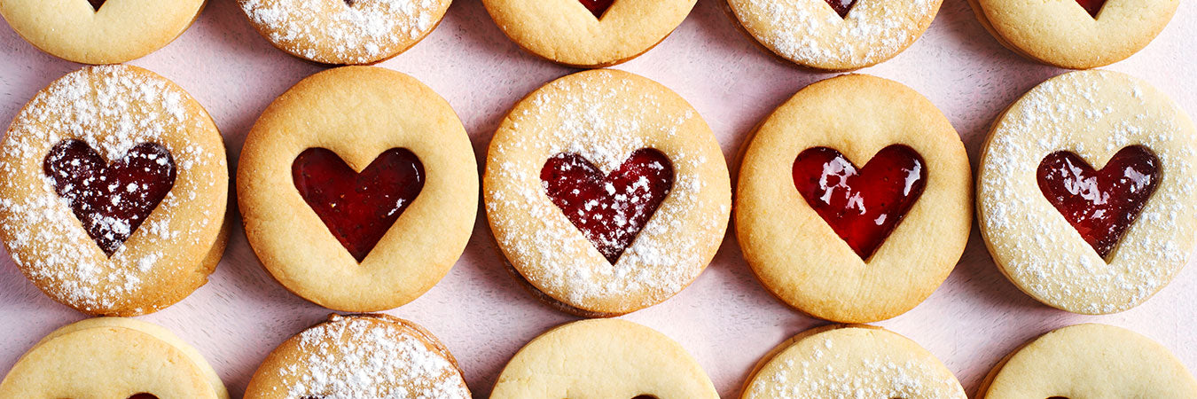 Runde Plätzchen mit Marmeladen Herz